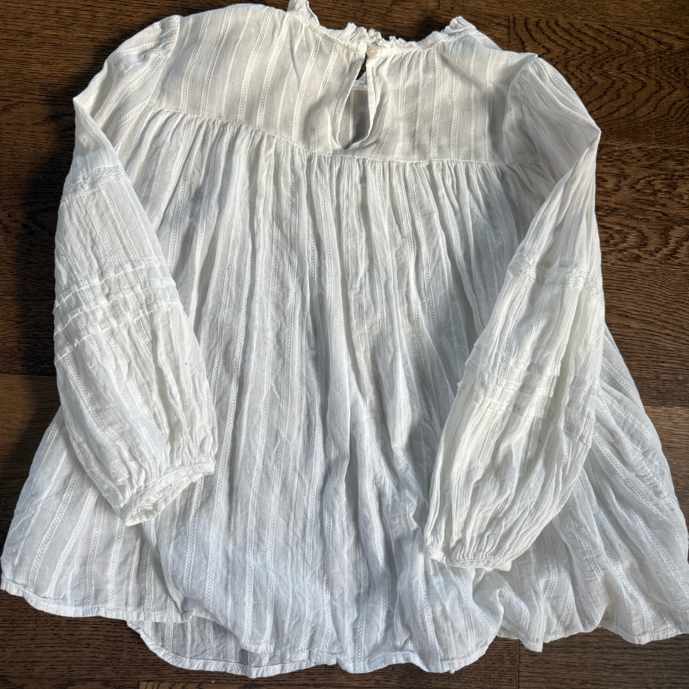 Universal Thread Ivory Top - Picture 3 of 3